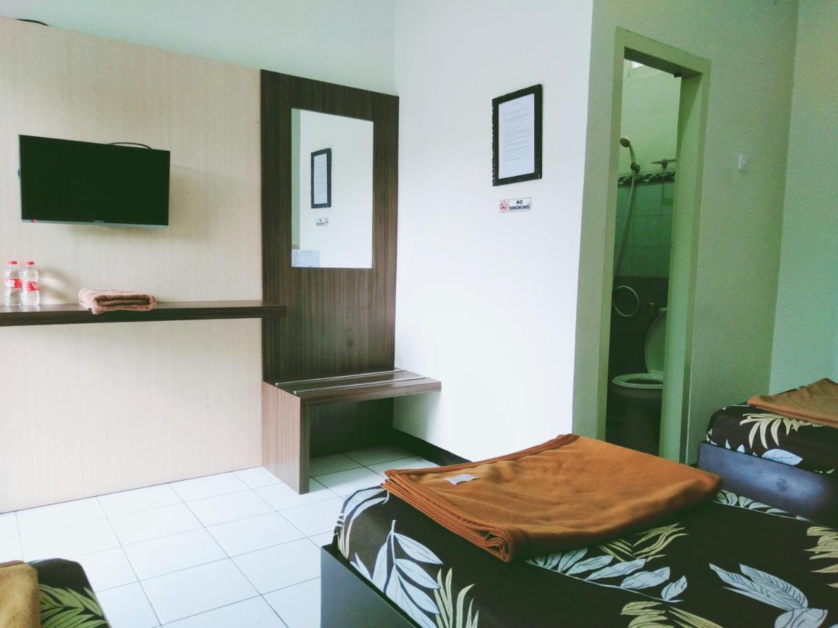 Hotel Taman Indah Madiun Exterior photo