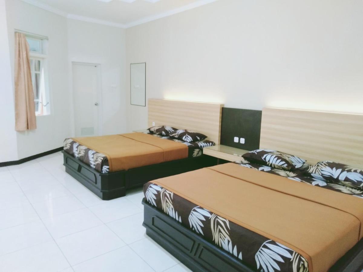 Hotel Taman Indah Madiun Exterior photo