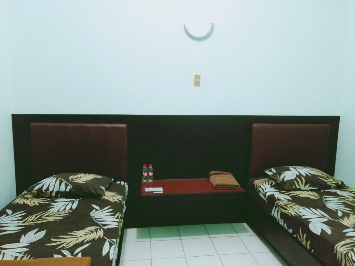Hotel Taman Indah Madiun Exterior photo