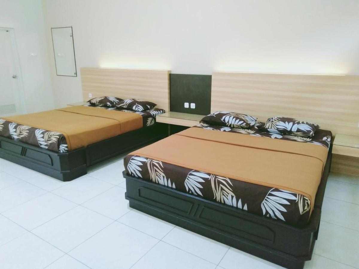 Hotel Taman Indah Madiun Exterior photo