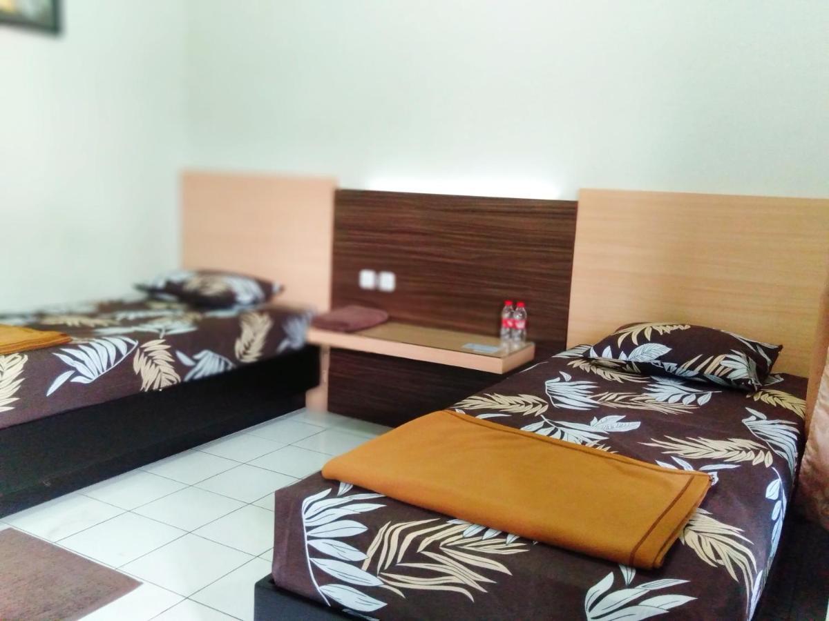 Hotel Taman Indah Madiun Exterior photo