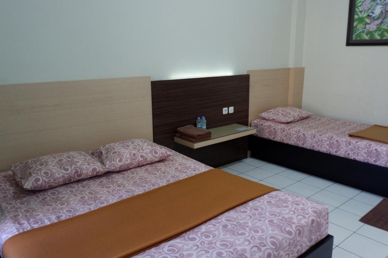 Hotel Taman Indah Madiun Exterior photo