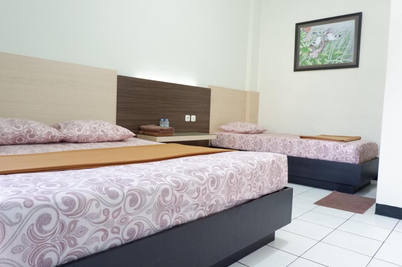 Hotel Taman Indah Madiun Exterior photo