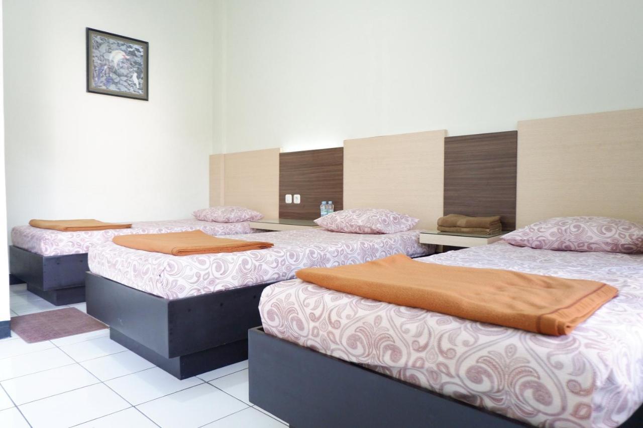 Hotel Taman Indah Madiun Exterior photo