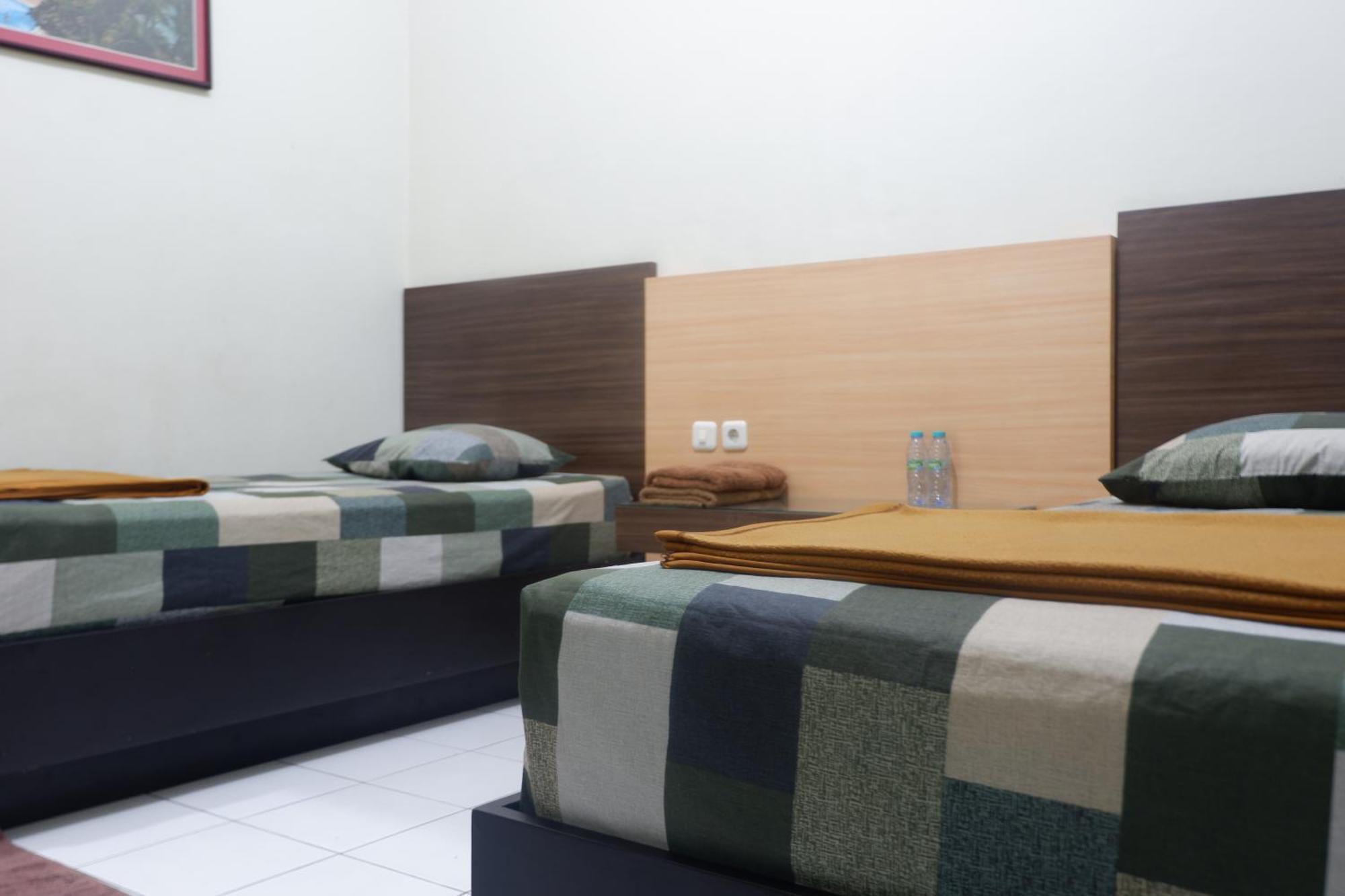 Hotel Taman Indah Madiun Exterior photo